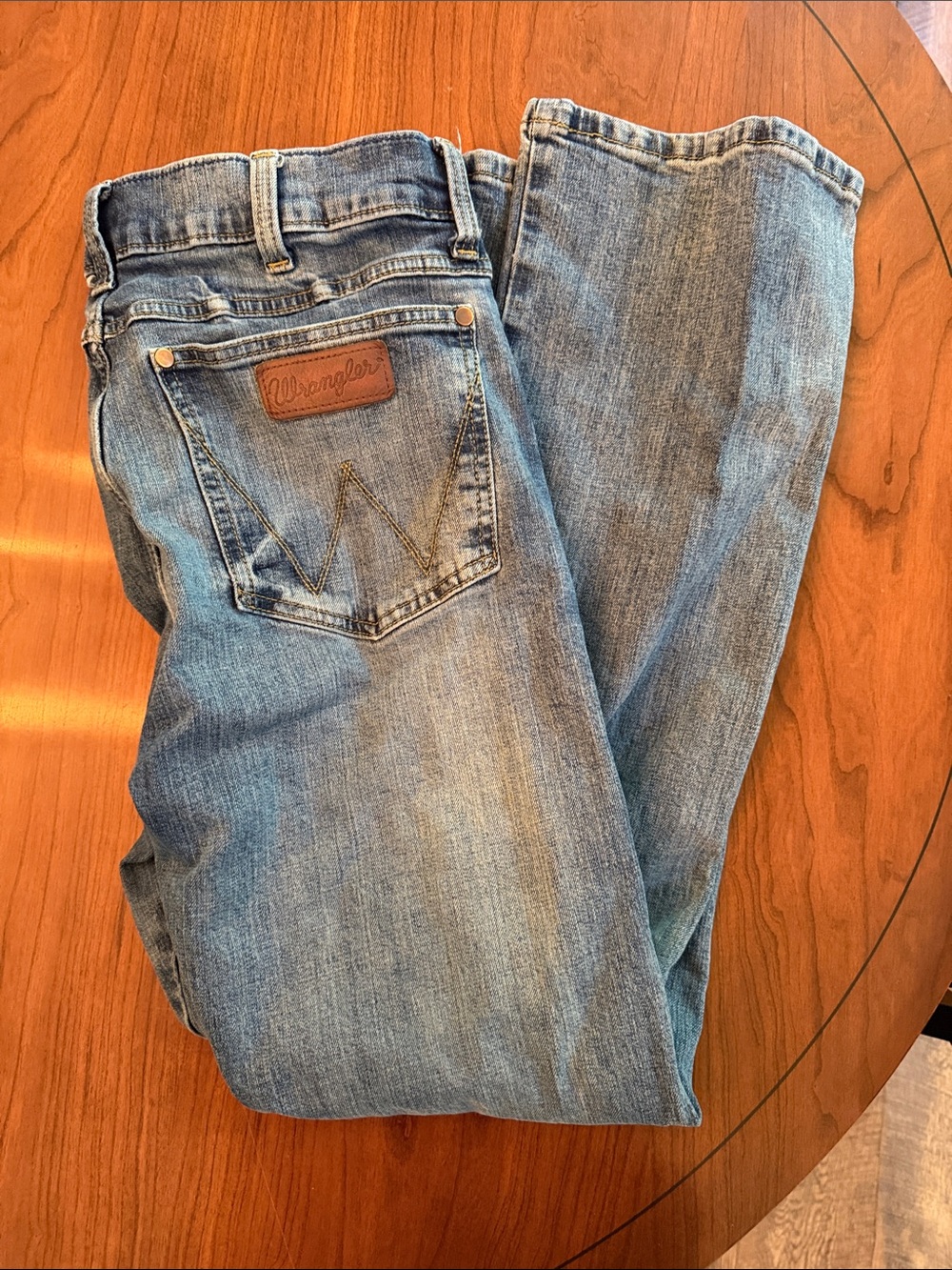 Wrangler Men's Relaxed Jeans in Light Blue
